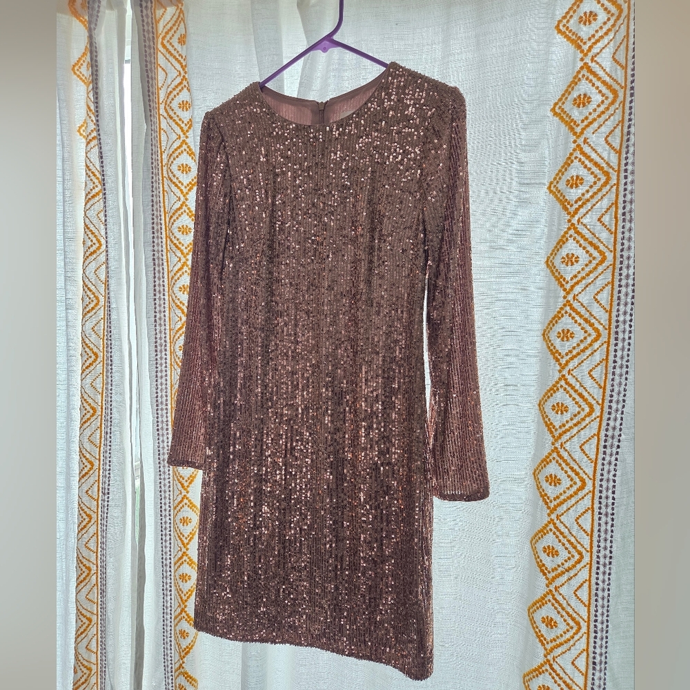 Elegant Sequin Dress in Gold Size 4